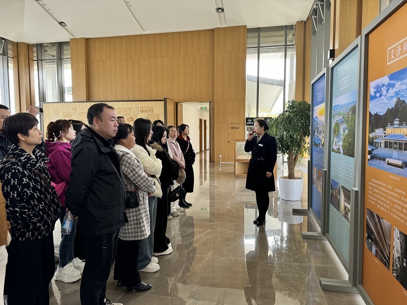 賡續(xù)中華文脈  筑牢信仰之基